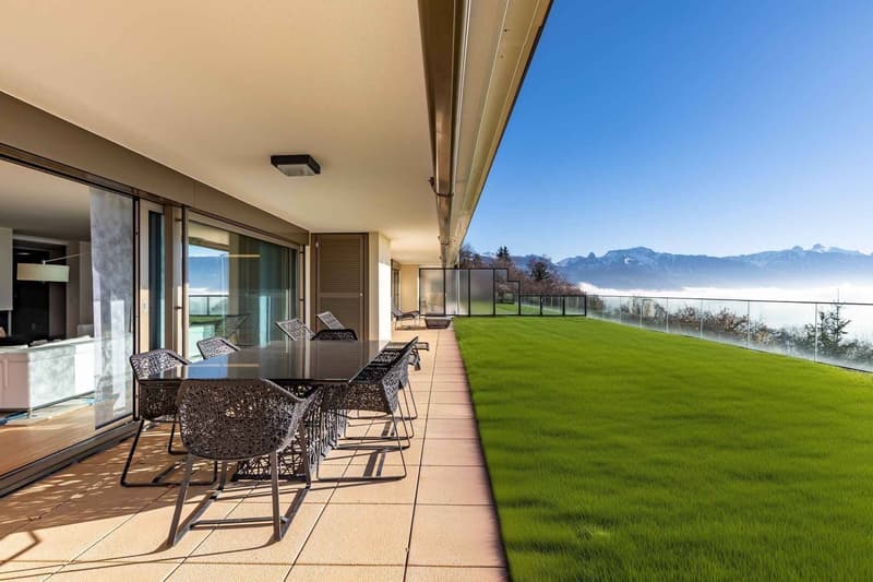 Luxurious 6.5-room apartment with breathtaking views of the lake (3)