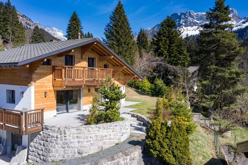 Exceptional chalet with panoramic views of the Dents du Midi (1)