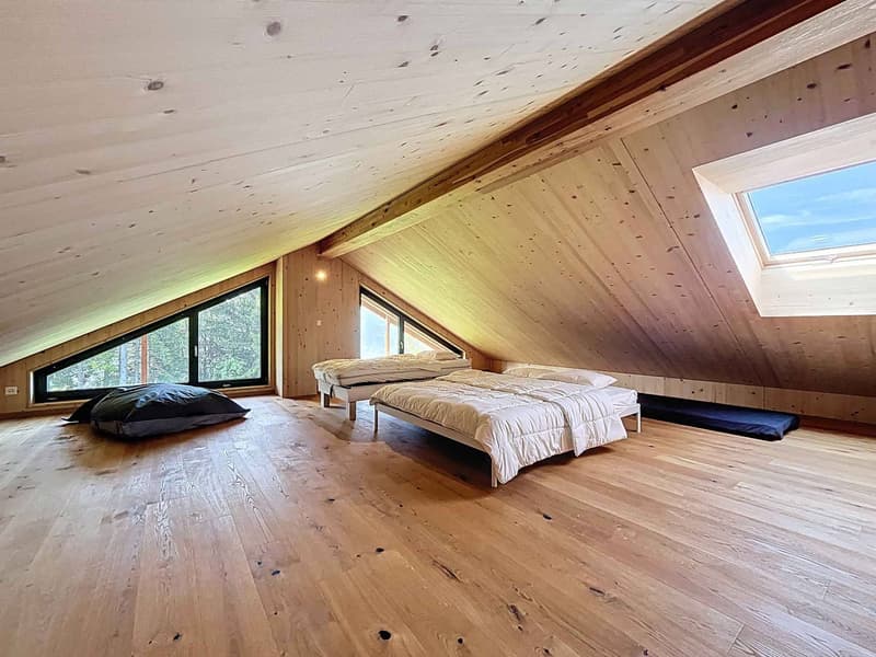 Chalet contemporaneo con vista libera sulle montagne (8)