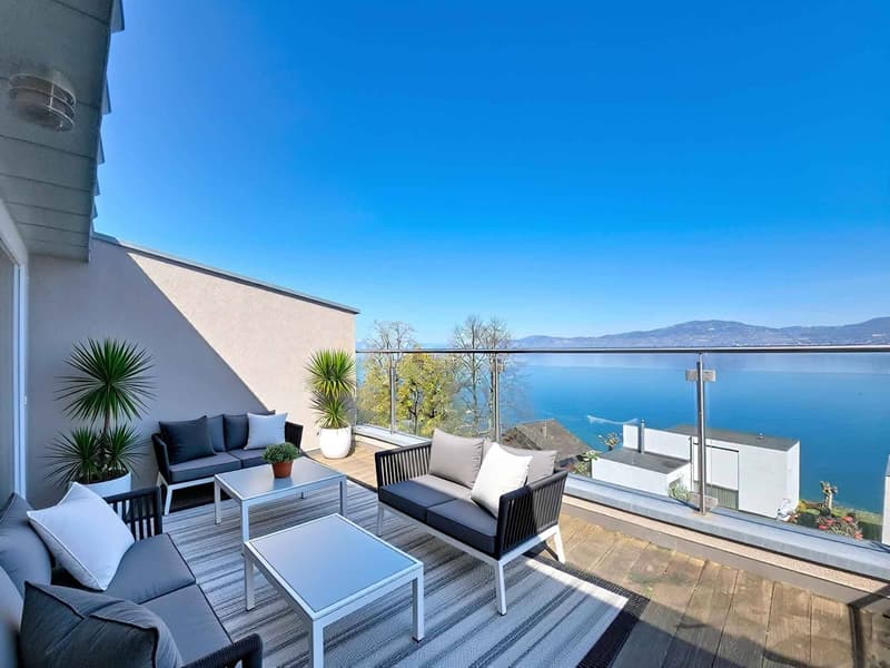 Bright attic apartment with breathtaking view of the lake (1)