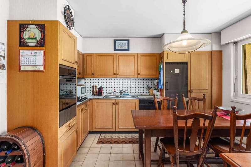 Spacious 5.5 rooms in the charming village of Brent (10)