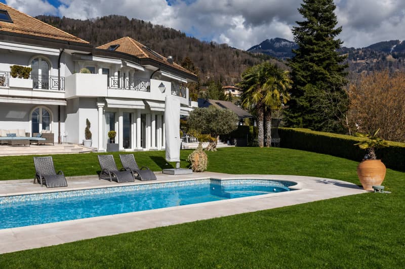 Unique Property of 8.5 rooms with panoramic view and pool (5)