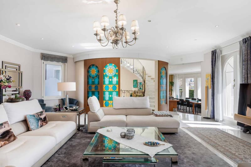 Unique Property of 8.5 rooms with panoramic view and pool (2)