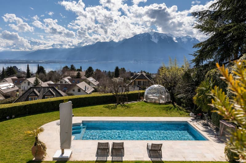 Unique Property of 8.5 rooms with panoramic view and pool (11)