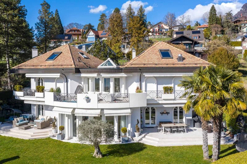 Unique Property of 8.5 rooms with panoramic view and pool (1)