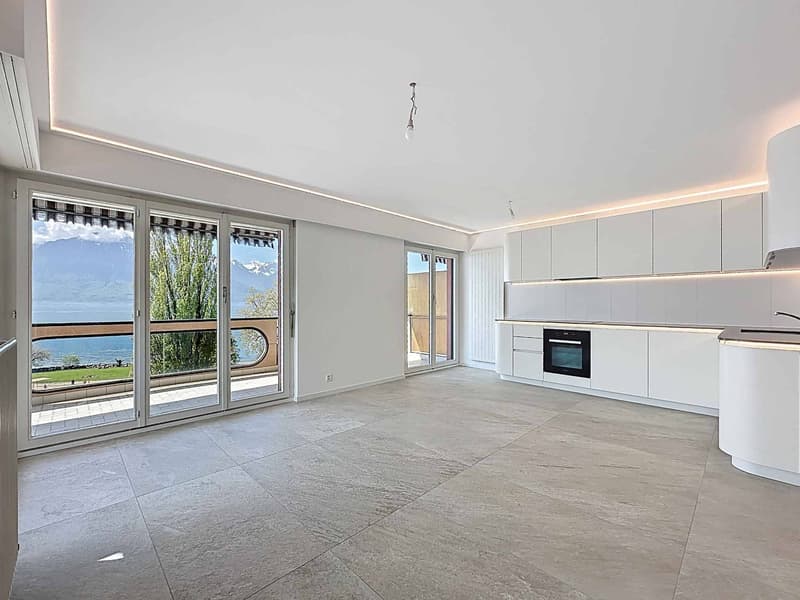 Attic apartment with 2.5 rooms, terrace and panoramic view (4)