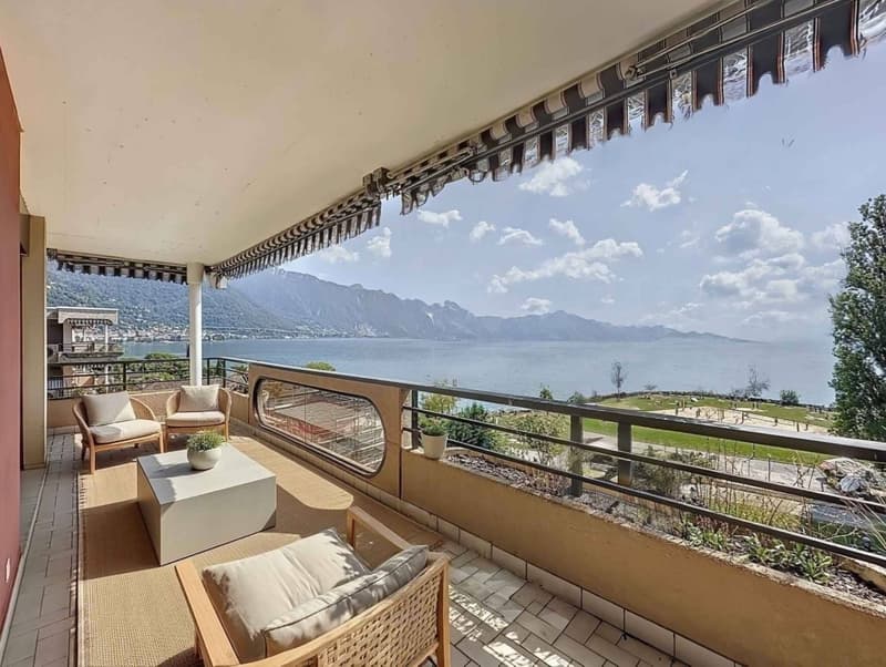 Attic apartment with 2.5 rooms, terrace and panoramic view (2)
