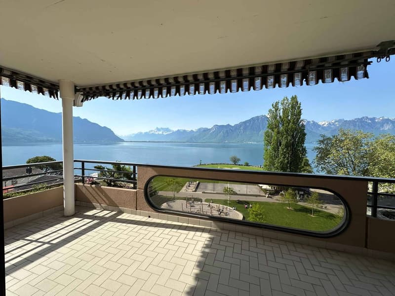 Attic apartment with 2.5 rooms, terrace and panoramic view (8)