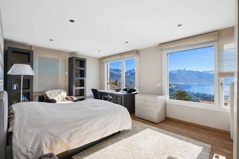 Duplex with villa features and breathtaking view of the lake (8)