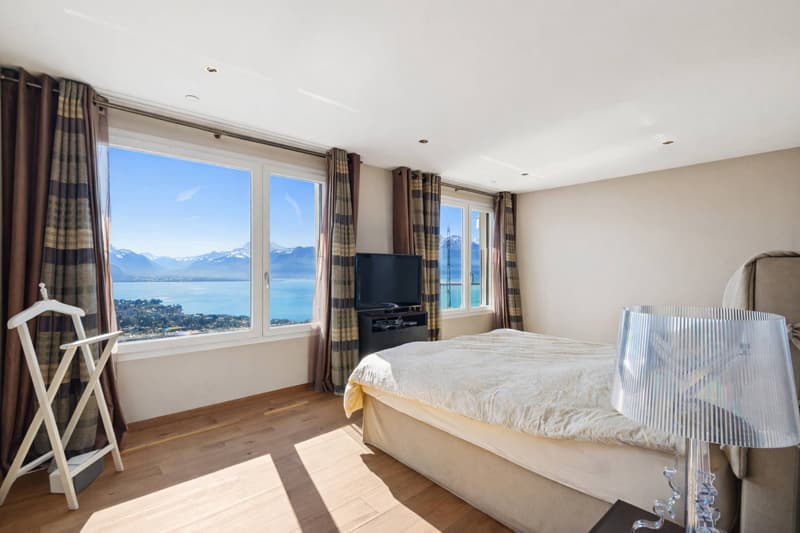 Duplex with villa features and breathtaking view of the lake (11)