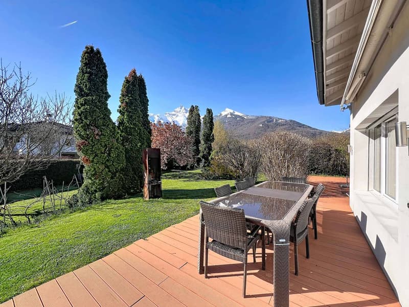 Family house with beautiful garden (5)