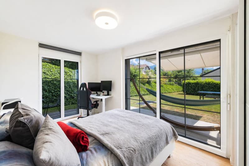 Spacious 5.5-room apartment with terrace and large garden (7)