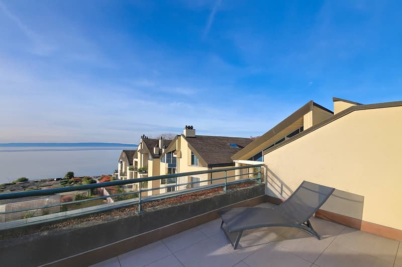 Großes Duplex mit 3.5 Zimmern und atemberaubendem Blick auf den See und die Berge (8)