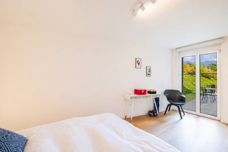 Geräumige 5.5-Zimmer-Wohnung mit Terrasse und großem Garten (11)
