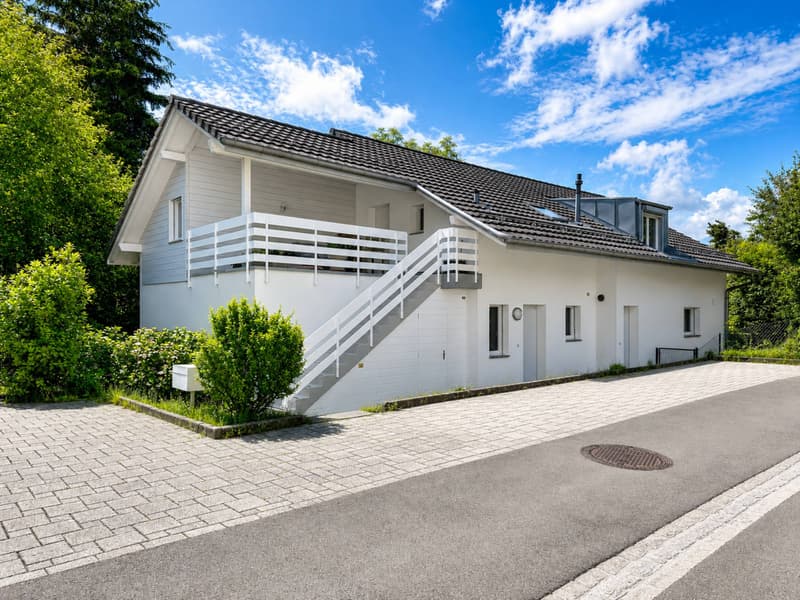 Wohnung mit 4.5 Zimmern im charmanten Dorf Brent (4)