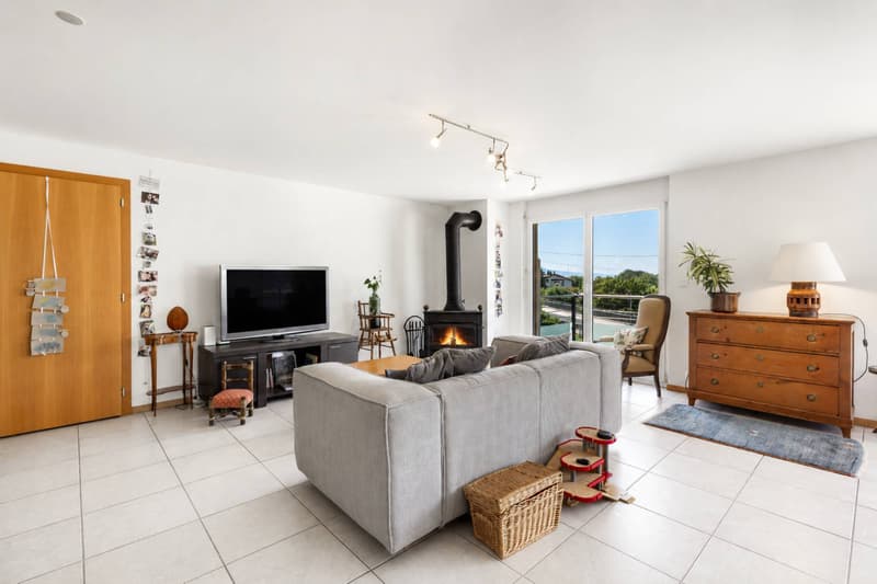 Spacieux Appartement de 4,5 pièces dans un environnement calme et verdoyant (5)