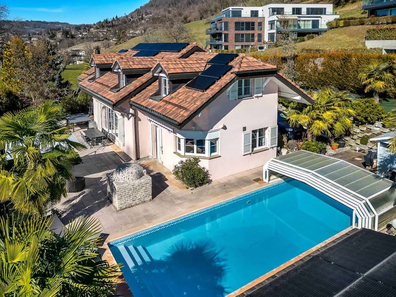 Magnifique villa familiale avec piscine et vue lac (1)