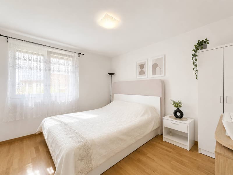 Spacieux appartement de 4,5 pièces avec vue sur les montagnes (9)