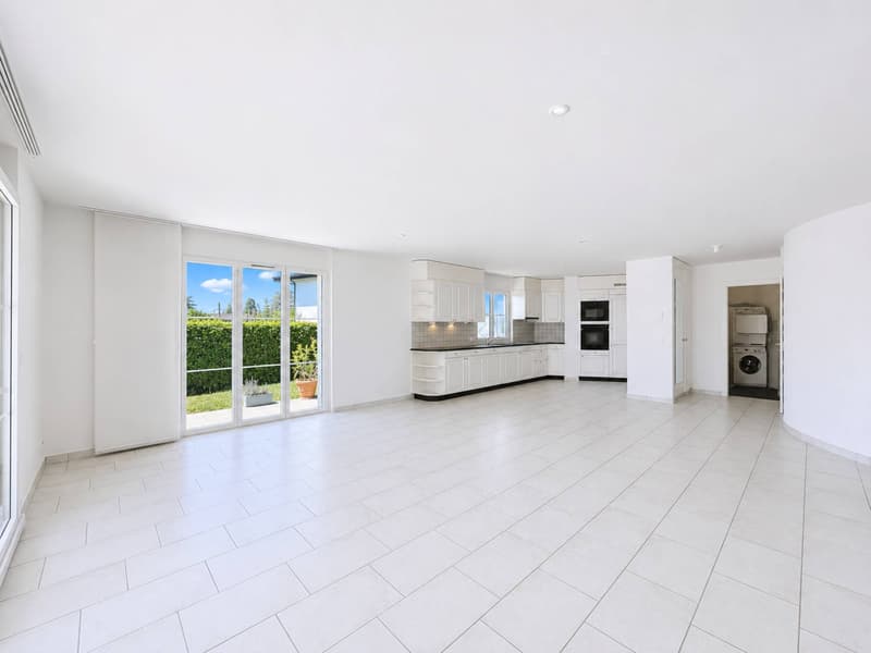 Spacieux appartement de 5.5 pièces avec terrasse et grand jardin (6)