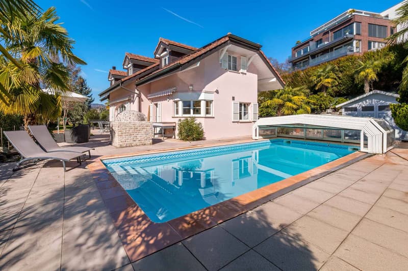 Magnifique villa familiale avec piscine et vue lac (1)