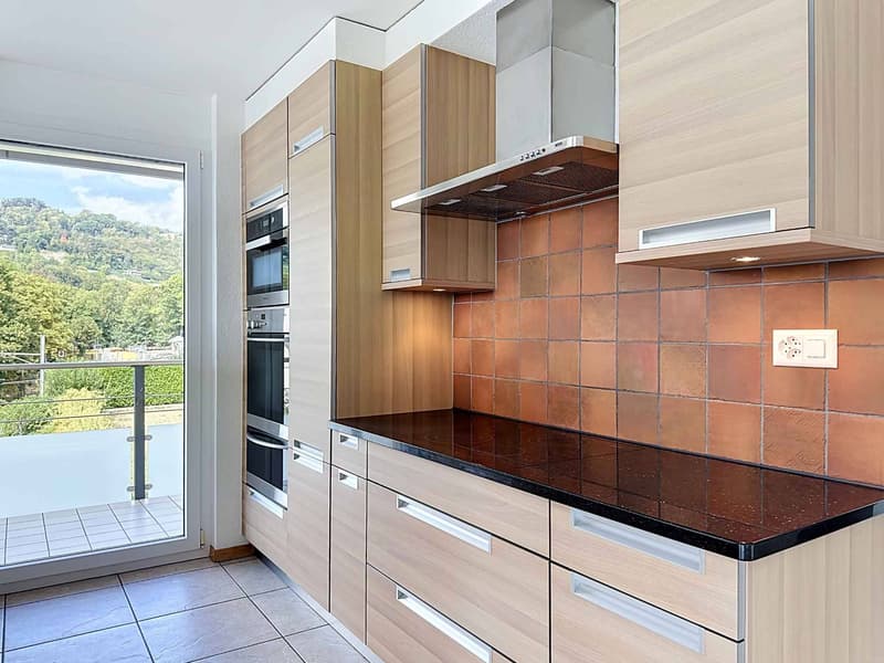 Spacieux Appartement de 4,5 pièces dans un environnement calme et verdoyant (8)