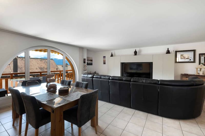 Spacieux appartement de 120 m² pondérés dans un environnement calme (4)
