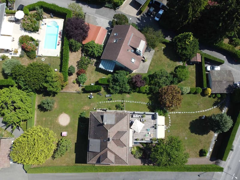 Villa de maître 13 pièces avec appartement indépendant, vue lac et montagnes (13)
