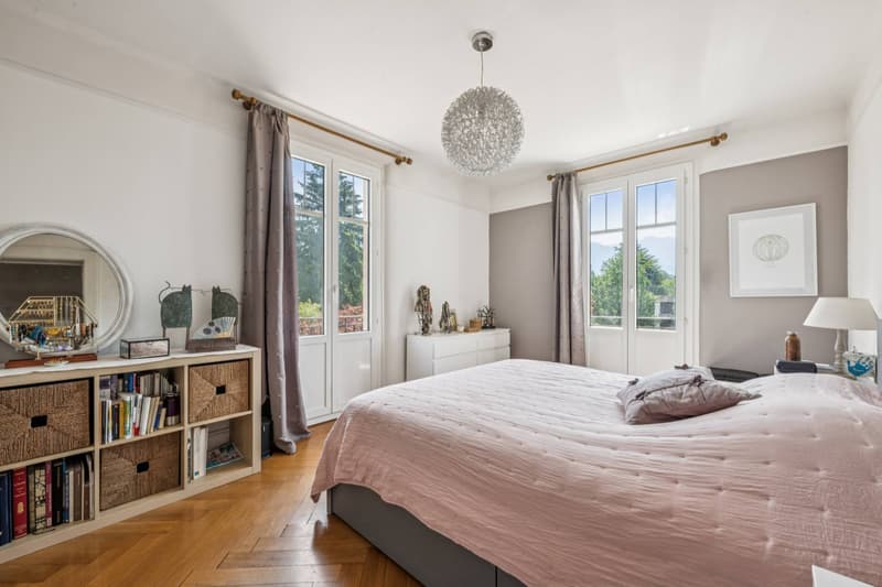 Villa de maître 13 pièces avec appartement indépendant, vue lac et montagnes (6)