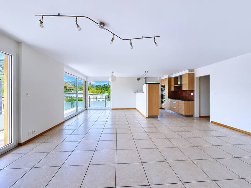 Spacieux Appartement de 4,5 pièces dans un environnement calme et verdoyant (9)