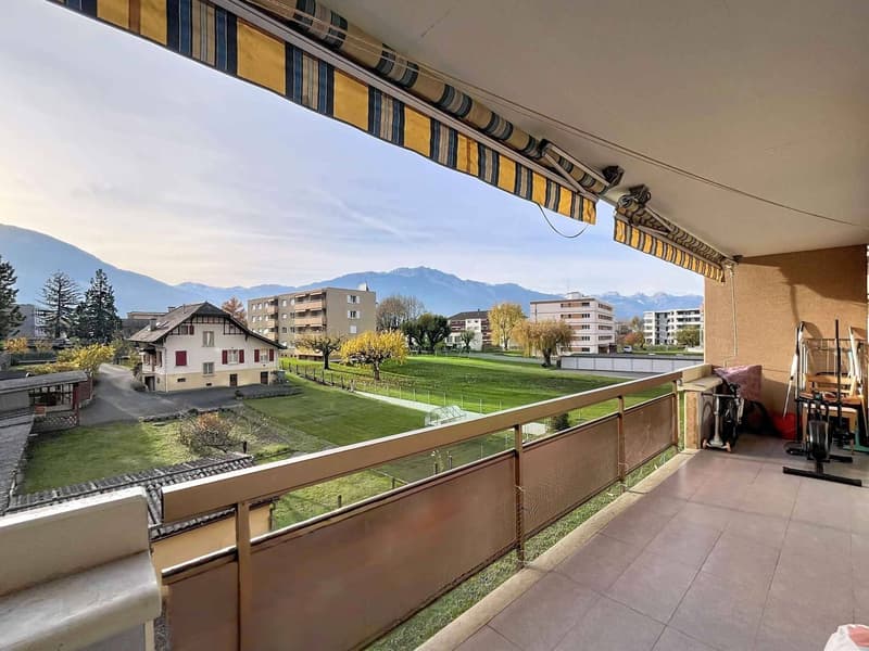 Appartement 3.5 pièces avec belle vue sur les montagnes (1)