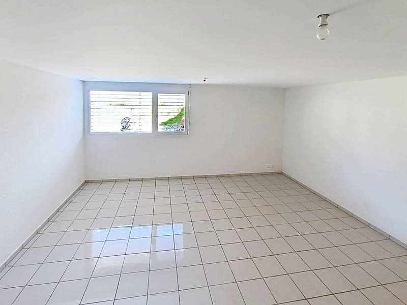 45 m² space ideal for craftsman or storage (3)