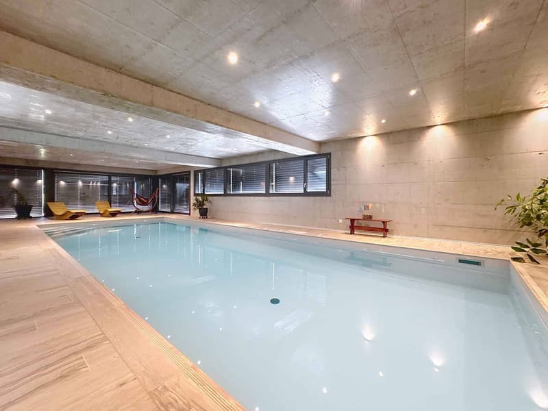 Exceptional chalet on 3 levels with indoor pool/ wellness space (1)