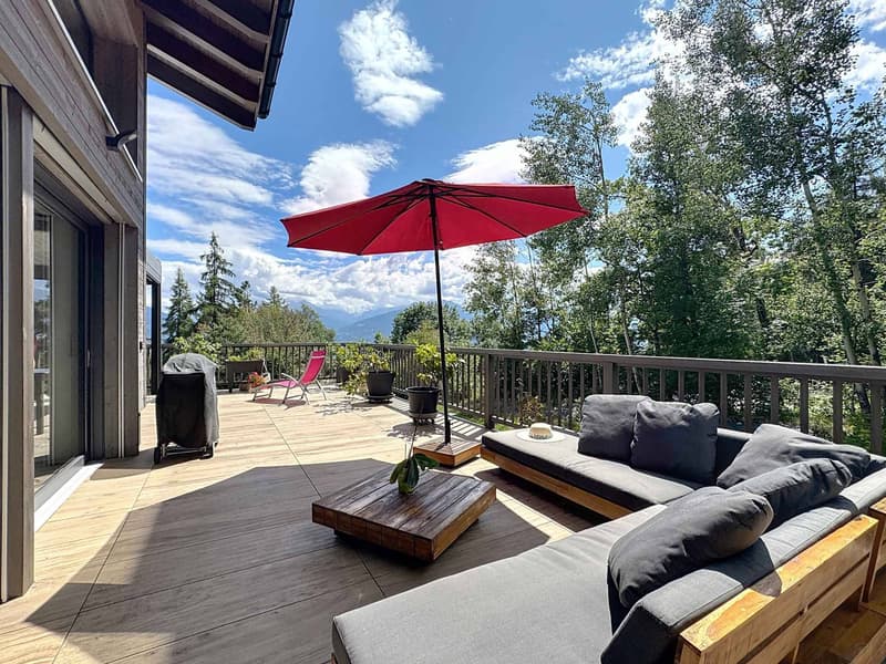 Exceptional chalet on 3 levels with indoor pool/ wellness space (6)