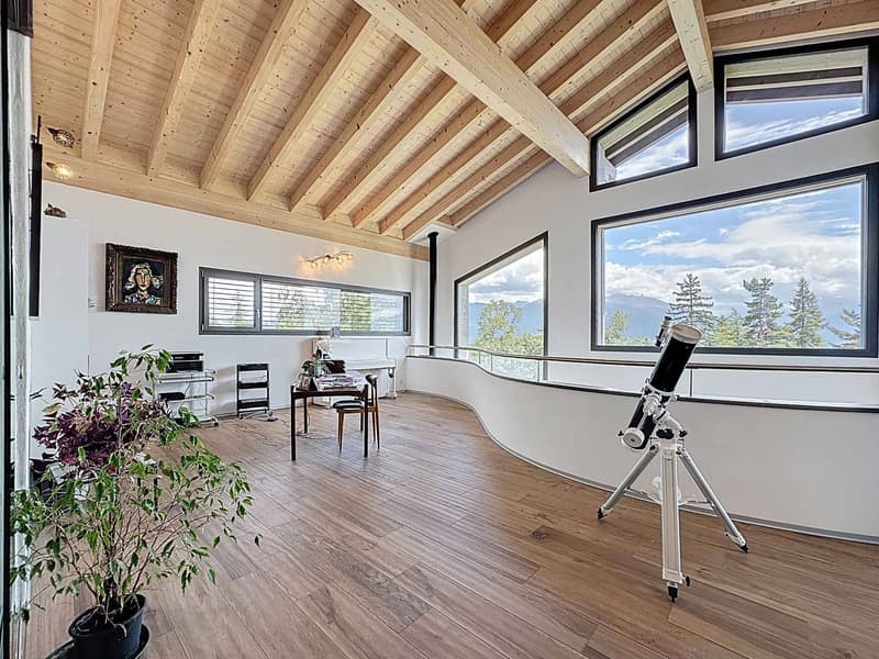 Exceptional chalet on 3 levels with indoor pool/ wellness space (9)
