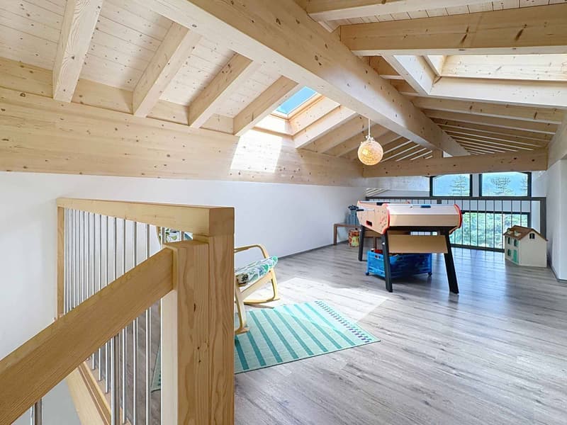 Exceptional chalet on 3 levels with indoor pool/ wellness space (12)