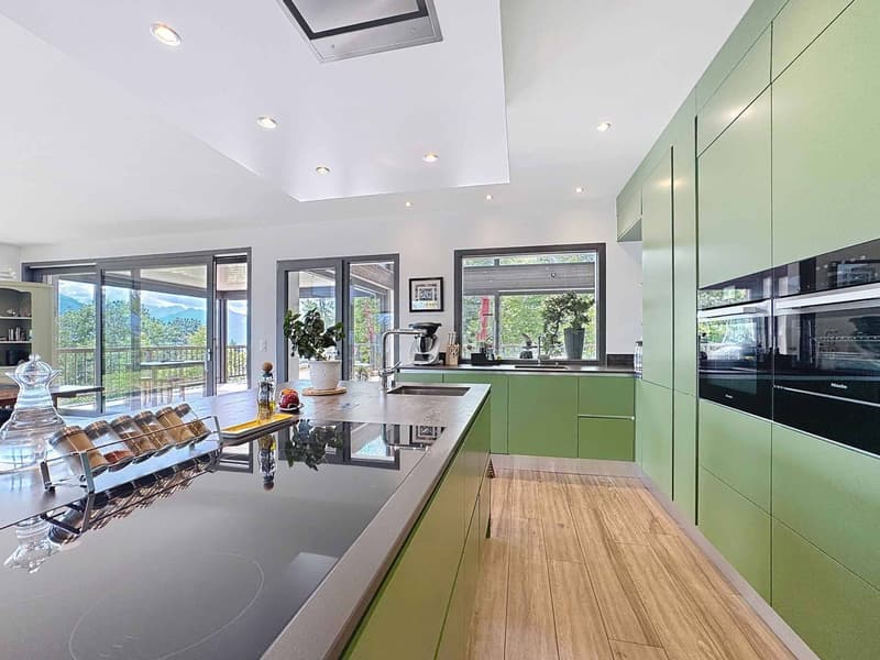 Exceptional chalet on 3 levels with indoor pool/ wellness space (4)