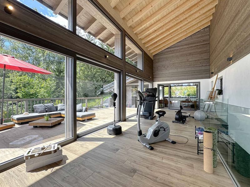 Exceptional chalet on 3 levels with indoor pool/ wellness space (7)