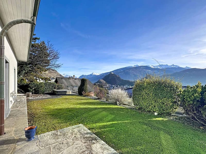 Exceptional property with panoramic views of the castles | Ultra-sought-after neighborhood (10)