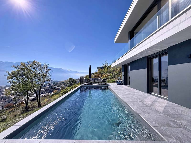 Villa con piscina - vista panoramica (2)
