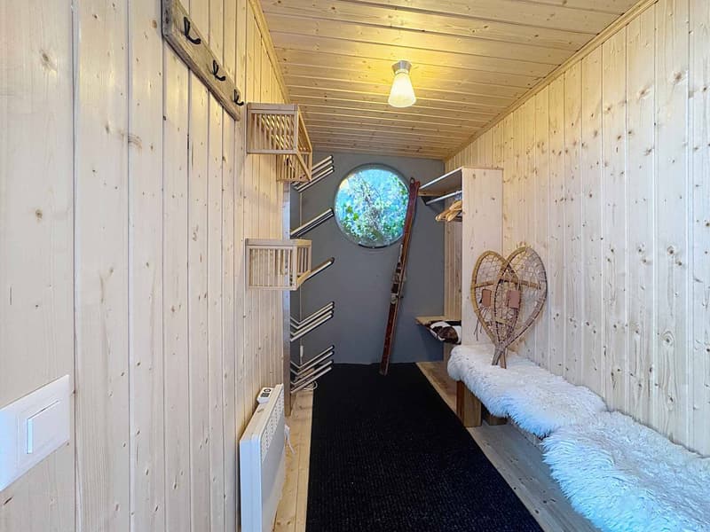 A spacious and cozy chalet in the heart of Anzère (9)