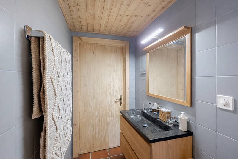 Chalet mitoyen au charme authentique entièrement rénové (5)