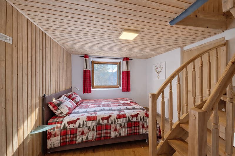 Chalet mitoyen au charme authentique entièrement rénové (6)
