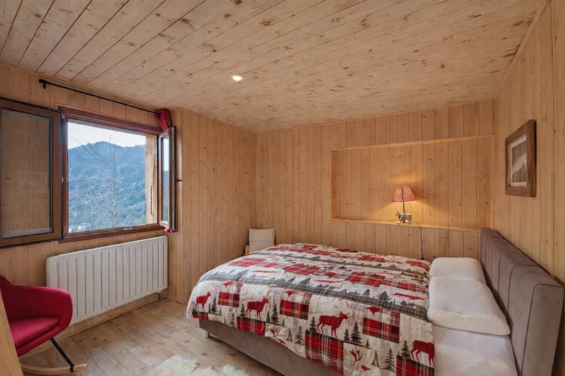 Chalet mitoyen au charme authentique entièrement rénové (7)