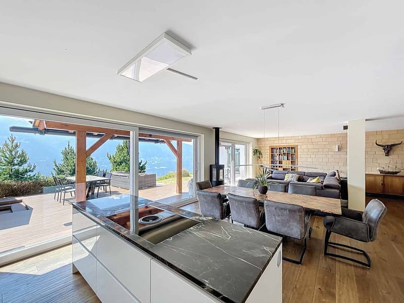 Splendida villa indipendente con vista panoramica e dépendance (6)