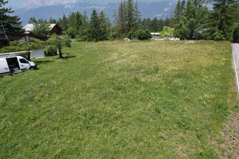 Magnificent building plot in a sought-after neighborhood (4)