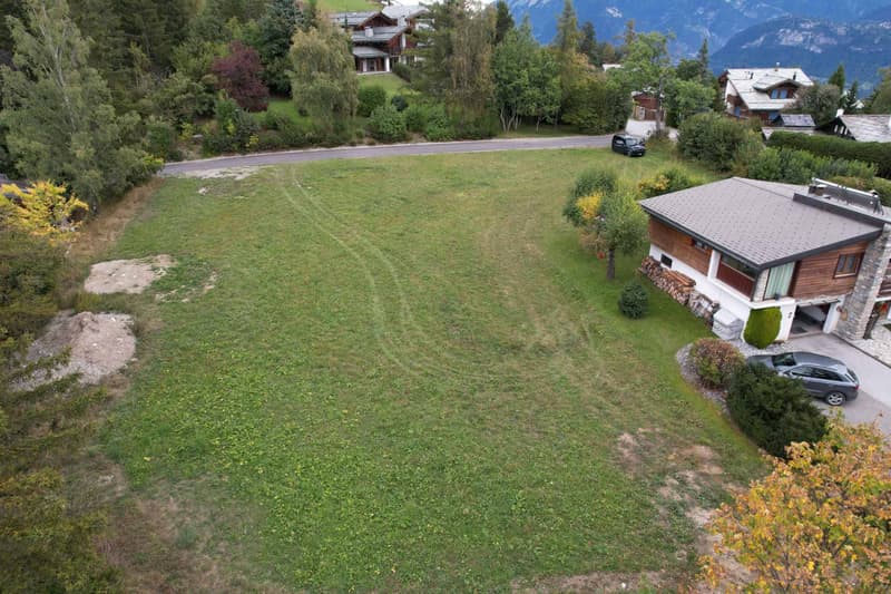 Magnificent building plot in a sought-after neighborhood (3)