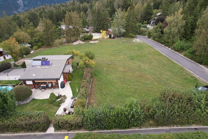 Magnificent building plot in a sought-after neighborhood (2)