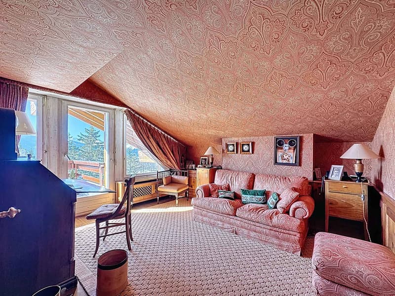 6.5-room attic apartment facing the golf course with superb views + studio (9)