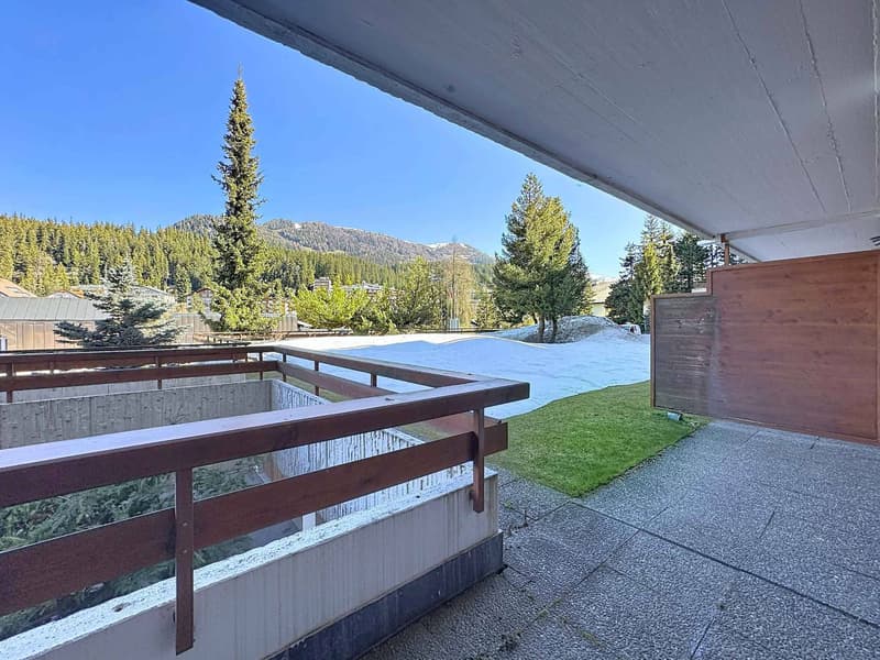 6.5-room attic apartment facing the golf course with superb views + studio (13)
