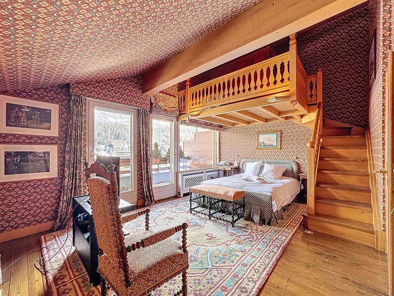 6.5-room attic apartment facing the golf course with superb views + studio (8)